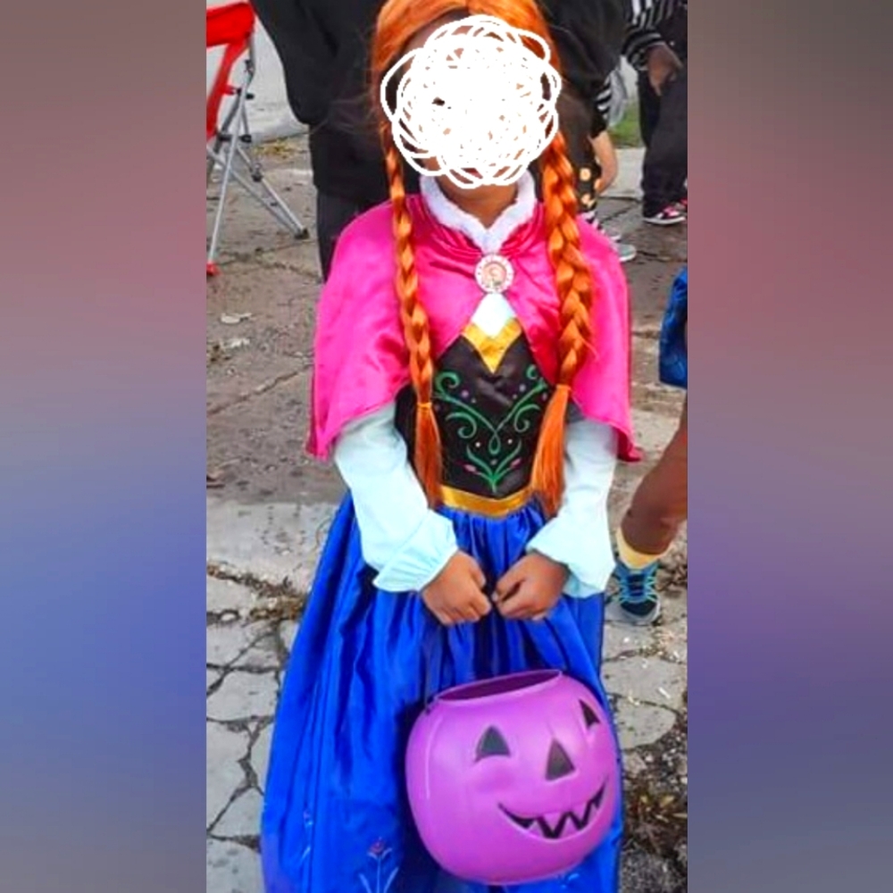 Anna costume size 7-8